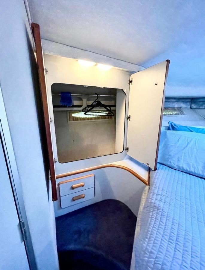 Yacht Hotel Barcelona Sant Adria de Besos Luaran gambar