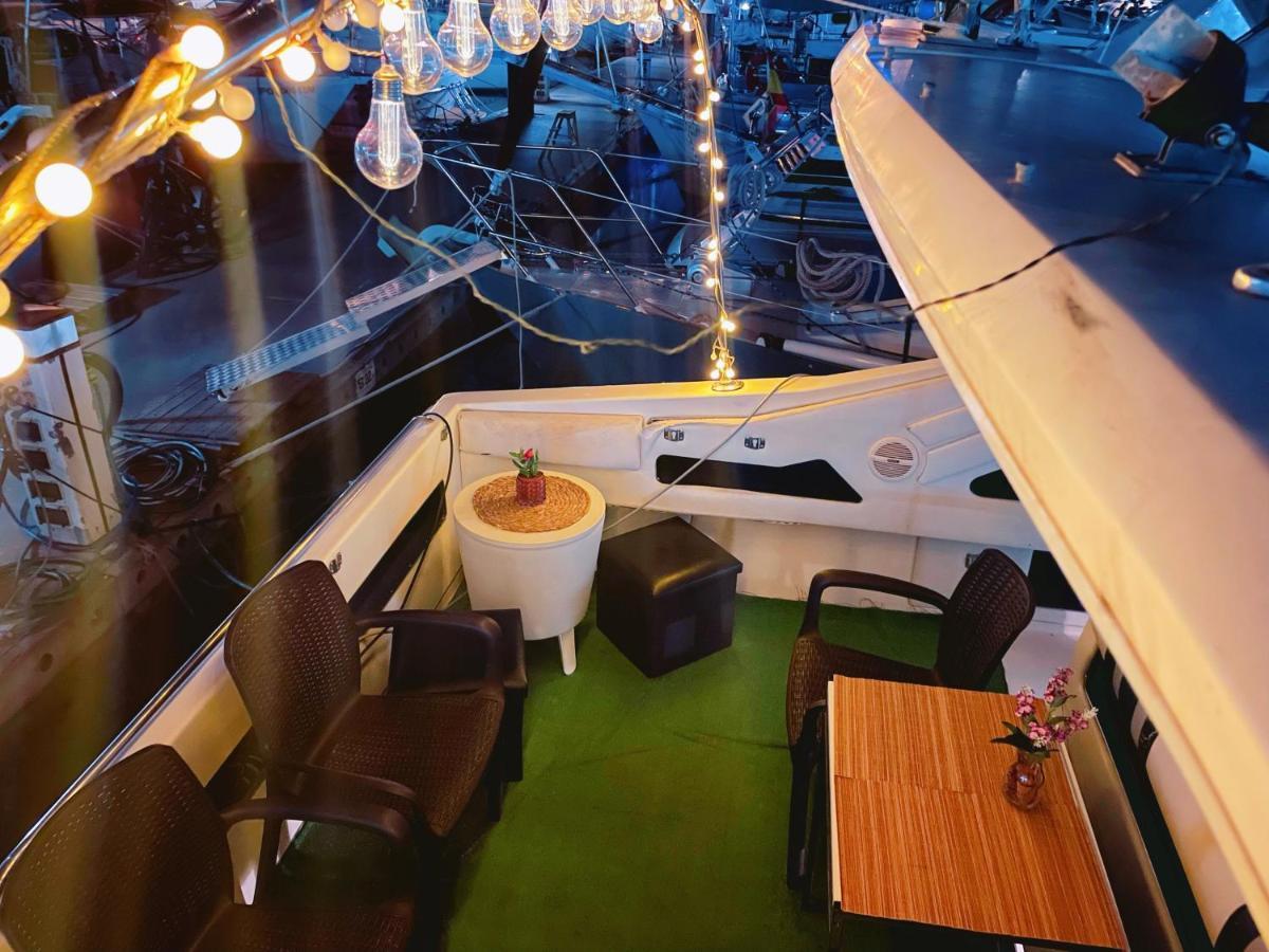 Yacht Hotel Barcelona Sant Adria de Besos Luaran gambar