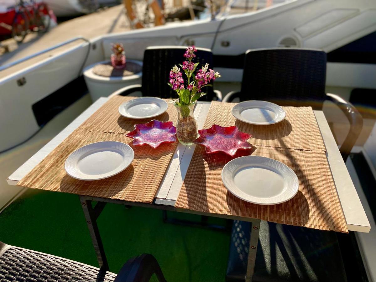 Yacht Hotel Barcelona Sant Adria de Besos Luaran gambar