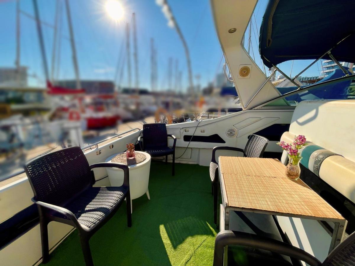Yacht Hotel Barcelona Sant Adria de Besos Luaran gambar