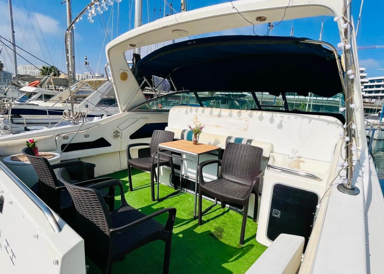 Yacht Hotel Barcelona Sant Adria de Besos Luaran gambar