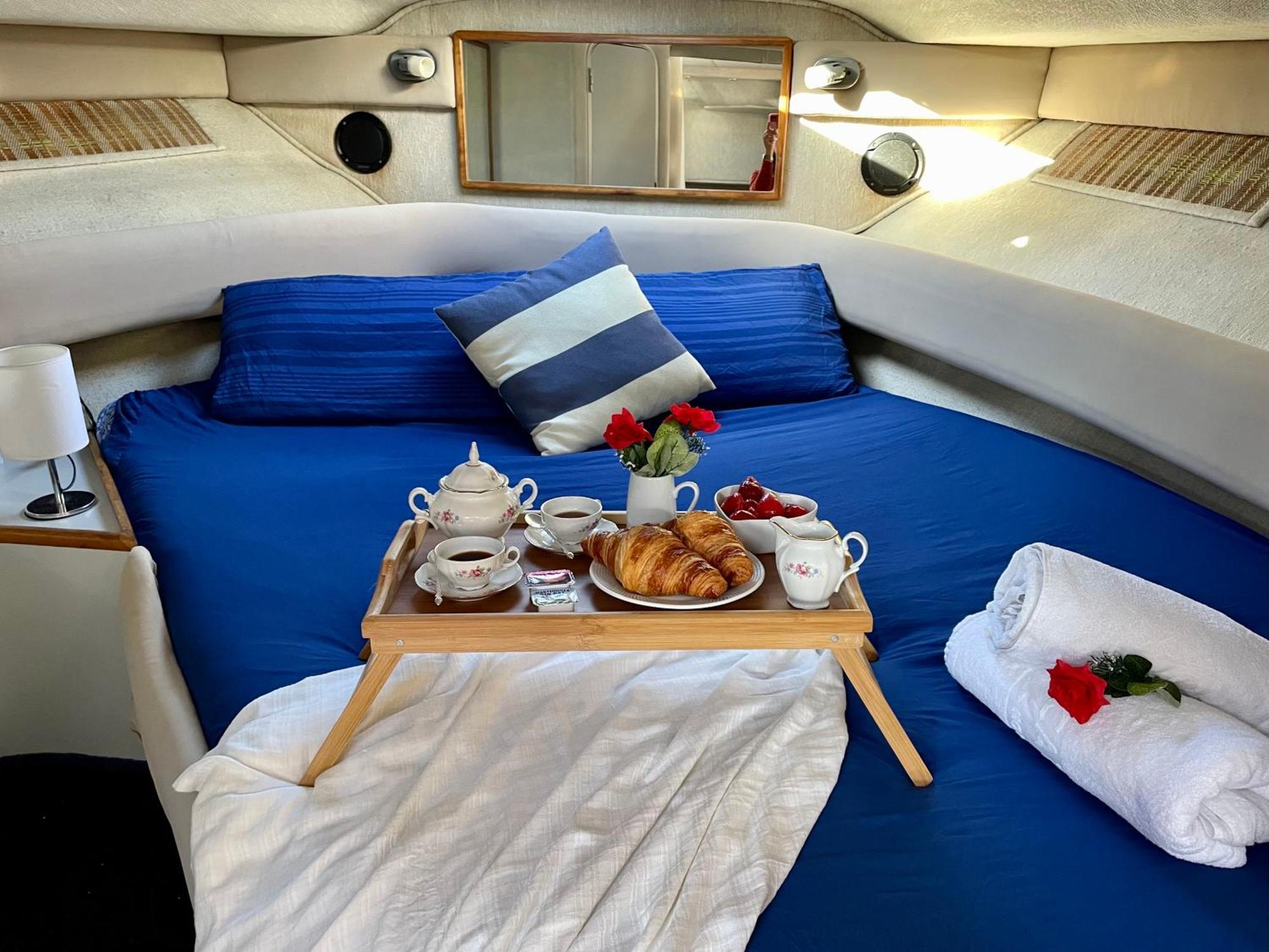 Yacht Hotel Barcelona Sant Adria de Besos Luaran gambar